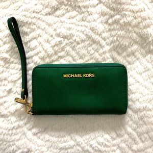 Micheal Kors wallet wristlet